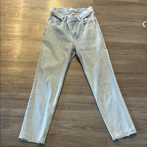 Abercrombie & Fitch Denim - Abercrombie & Fitch Women's Light Wash Straight Leg Jeans
